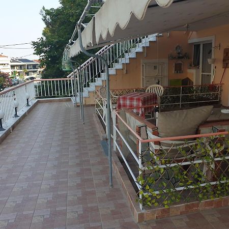 Anna Apartments Néa Péramos Exterior foto