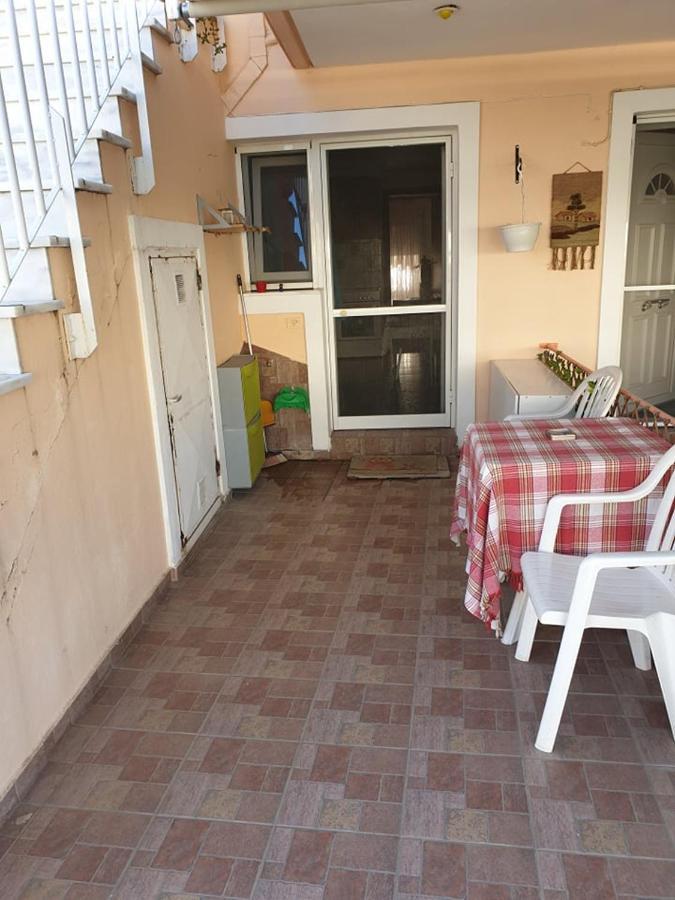 Anna Apartments Néa Péramos Exterior foto