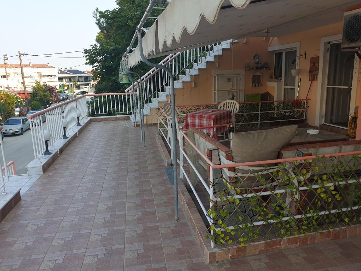 Anna Apartments Néa Péramos Exterior foto